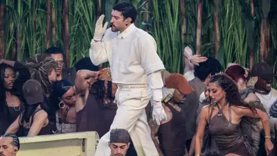 Camisetas de Bad Bunny para empleados de Zara se venden hasta en 30.000 euros