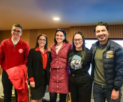 Candidatos al Congreso debaten sobre regulación digital y criptoactivos en evento TIC