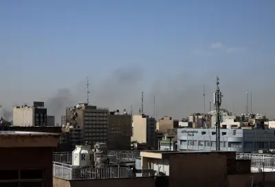 Caos en Teherán tras ataques de Israel y EE.UU.: calles bloqueadas y alarmas antimisiles