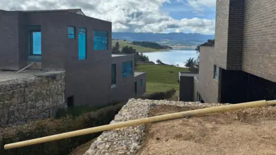 CAR paraliza construcción de viviendas de lujo en reserva forestal del Río Bogotá