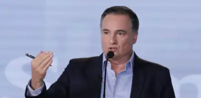 Carlos Cuartas: Del aeropuerto de Cartagena al Senado con agenda de crecimiento económico