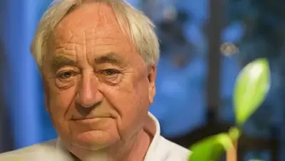 Cees Nooteboom: Un viaje literario desde La Haya hasta Menorca