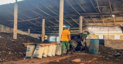 Charalá busca modernizar su biofactoría para convertirla en planta regional de tratamiento de residuos