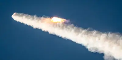 China prueba con éxito sistema de escape de nave Mengzhou en avance clave para misión lunar tripulada