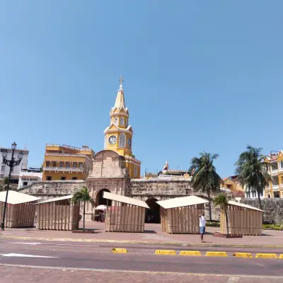 Chozas en el Centro Histórico de Cartagena anuncian Conferencia Internacional de Reforma Agraria