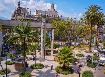 Cierran escaleras centrales del Metro en Parque Berrío por obras de renovación urbana