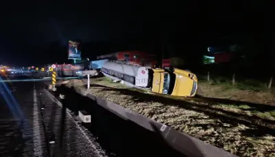 Cierre total en vía Bogotá-Villavicencio por volcamiento de tractocamión con derrame de combustible