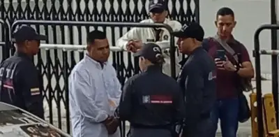 Concejal Alexis Castillo se entrega tras orden de captura por violencia intrafamiliar contra su ex pareja