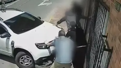 Conductor atropella a presuntos asaltantes para evitar fleteo en Engativá, Bogotá