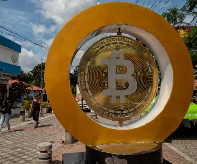 Criptomonedas como refugio ante tensión bélica: Bitcoin cae mientras commodities suben