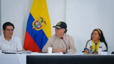 Declaraciones de Petro sobre consumo de ron en consejo de ministros generan polémica en redes