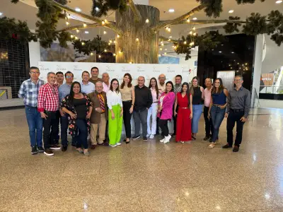 Delacuesta Centro Comercial rinde homenaje a periodistas en su día