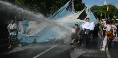 Enfrentamientos violentos en Buenos Aires durante huelga general contra reforma laboral de Milei