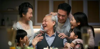 Familia china construye edificio de 15 plantas para reunir a cuatro generaciones bajo un mismo techo