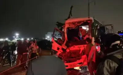 Fuerte accidente en salida de Bogotá: dos buses y camioneta colisionan en calle 80