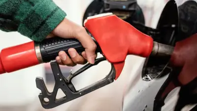 Gobierno anuncia segunda reducción consecutiva en precio de la gasolina para marzo