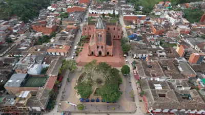 Hallazgo de familia fallecida en San Roque conmociona a Antioquia: investigan causas