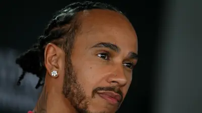 Hamilton exige igualdad en la Fórmula 1 tras polémicos test de pretemporada en Baréin