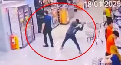 Hombre ataca con pala a gerente de supermercado en Brasil por negar permiso a su esposa