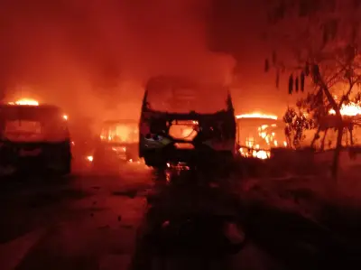 Incendio consume 14 buses de Metrolínea en Girón: empresa afectada está en liquidación