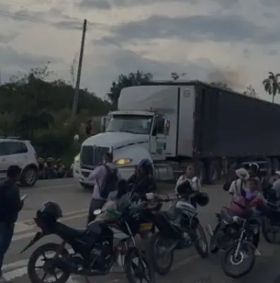 Indígenas del Cauca desbloquean temporalmente vía Popayán-Cali pero mantienen protesta por docentes