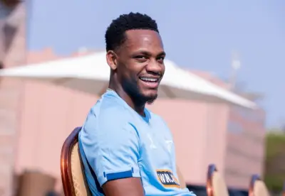 Jhon Durán genera polémica en su debut con Zenit tras golpear a rival en partido amistoso