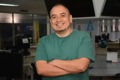 John Alexander López apuesta por inversión social para combatir violencia juvenil en Cali