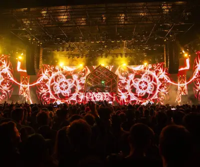 La transformación silenciosa de los clubes: teléfonos reemplazan el baile colectivo