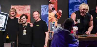 Logan Paul establece récord Guinness al vender carta Pokémon por 16 millones de dólares