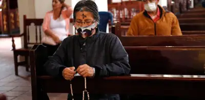 Miércoles de Ceniza: El profundo significado de la cruz de ceniza para los católicos