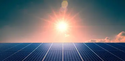 México acelera transición hacia energía solar ante alza de costos eléctricos