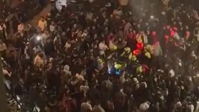 Operativo policial en Bogotá termina en disturbios al intentar inmovilizar motos mal estacionadas