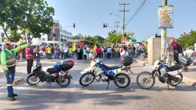 Petro convoca a protestas nacionales en defensa del salario mínimo vital tras suspensión del Consejo de Estado