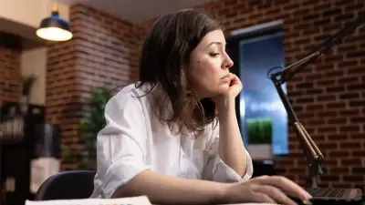 ¿Por qué los 40 son considerados la década más agotadora de la vida adulta?