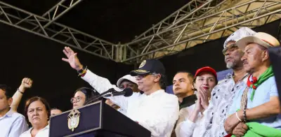 Presidente Petro convoca movilización nacional para defender aumento del salario mínimo