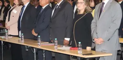 Reunión del Gobierno con farmacéuticas indias genera alerta en industria colombiana