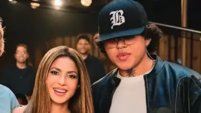 Shakira tatúa su nombre en Beéle en Barranquilla: ¿nuevo videoclip o amistad eterna?