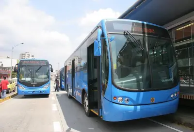 Sicario asesina a mujer de 45 años en estación MIO de Cali ante testigos