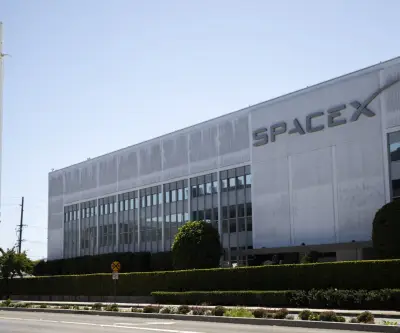 SpaceX de Elon Musk avanza hacia mega OPI confidencial en marzo con valoración histórica