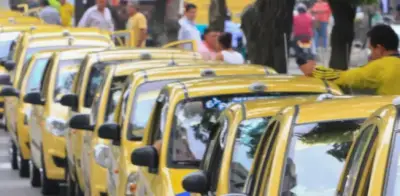 Taxistas que se nieguen a viajes sin causa justificada enfrentan multas de hasta 2.6 millones de pesos