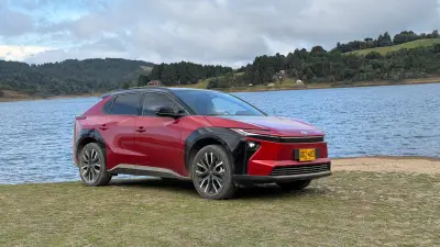 Toyota lanza su primer vehículo eléctrico en Colombia: el SUV bZ4X
