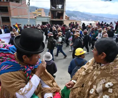 Tragedia aérea en Bolivia: Avión militar se despista tras aterrizar dejando 15 fallecidos