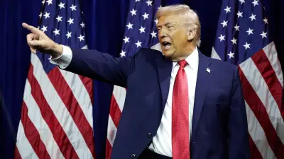 Trump acusa a Obama de filtrar datos clasificados sobre ovnis en respuesta a preguntas