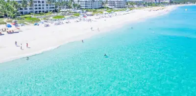 Turcas y Caicos: El paraíso caribeño donde el lujo se fusiona con la naturaleza virgen