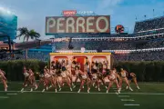 Bad Bunny en el Super Bowl: Un acto de insubordinación cultural que desató la ira de la derecha