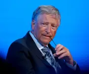 Bill Gates abandona cumbre de IA en India por caos organizativo y polémicas