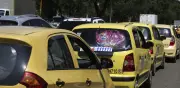 Bogotá oficializa nuevas tarifas de taxi para 2026 con ajustes en banderazo y recargos