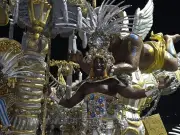Caleño Camilo Zamora brilla por décimo año en Carnaval de Río representando a Colombia
