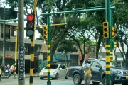 Cali: Secretaría de Movilidad aclara cuándo se puede girar a la derecha con semáforo en rojo