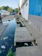 Canal contaminado en Cartagena genera alerta sanitaria en barrio Olaya Herrera